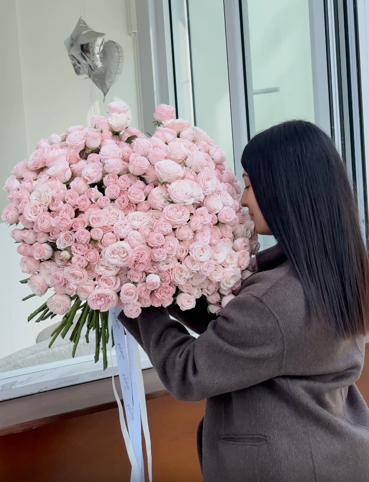 Букет из роз сорта "Pink Bombastic" премиум-класса