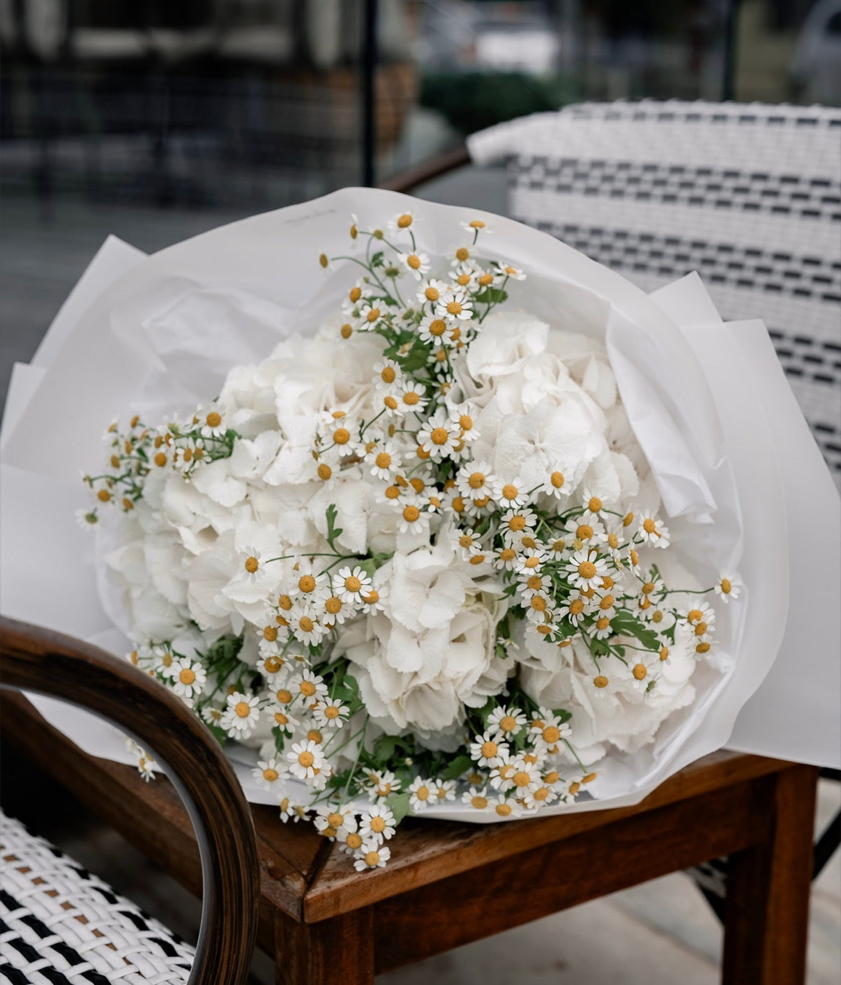 White Hydrangea &amp; Chamomile Bouquet